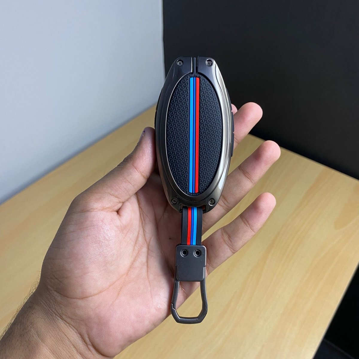 HYUNDAI ELENTRA 2025 HYBIRD METAL ALLOY KEY COVERRaja Autos.pkKEY COVER