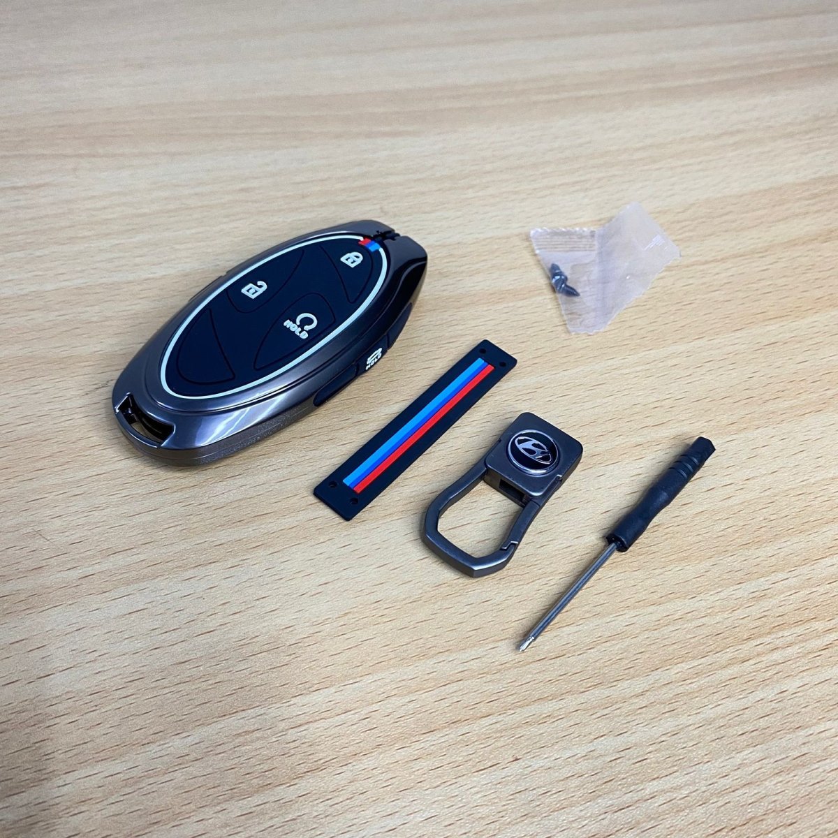 HYUNDAI ELENTRA 2025 HYBIRD METAL ALLOY KEY COVERRaja Autos.pkKEY COVER